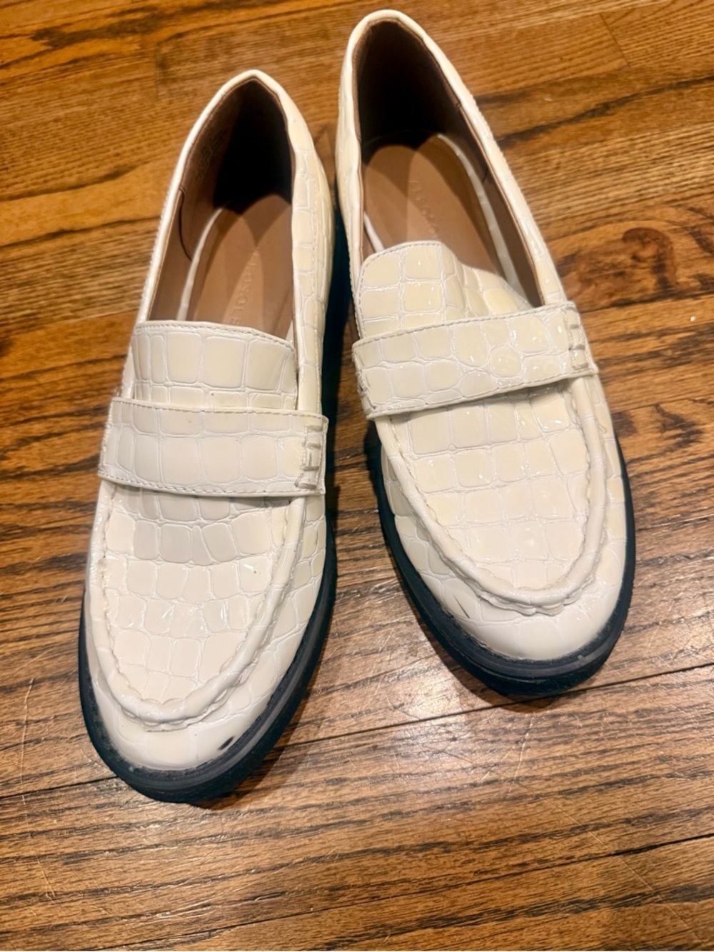 AEROSOLES Cream Croc-Embossed Penny Loafers